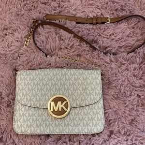 Micheal Kors Cross Body